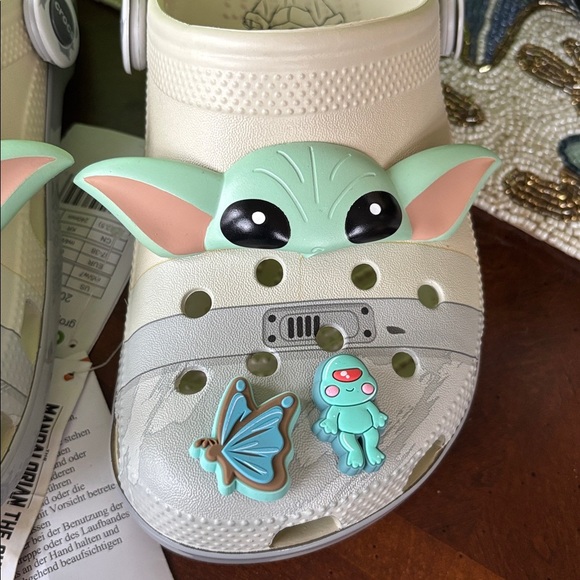 Brand New Crocs Adults' STAR WARS Grogu Classic Clogs Bone Casual Slip On Shoes - Picture 14 of 16